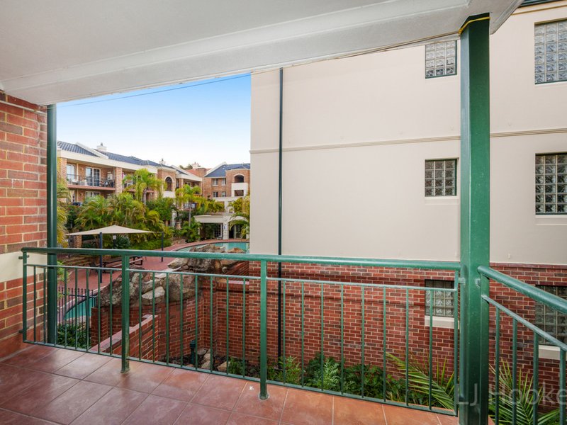 Photo - 41/30 Bishops Row, East Perth WA 6004 - Image 12