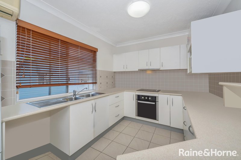 Photo - 4/130 Eyre Street, North Ward QLD 4810 - Image 3