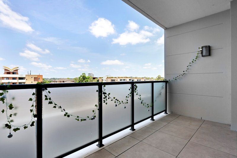 Photo - 413/1 Oxford Street, Blacktown NSW 2148 - Image 8