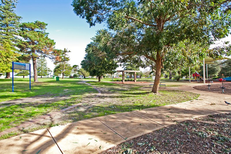 Photo - 4/132-134 Russell Avenue, Dolls Point NSW 2219 - Image 11