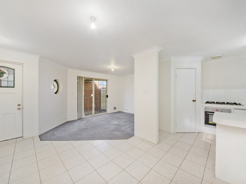 Photo - 4/132 Flinders Street, Yokine WA 6060 - Image 3