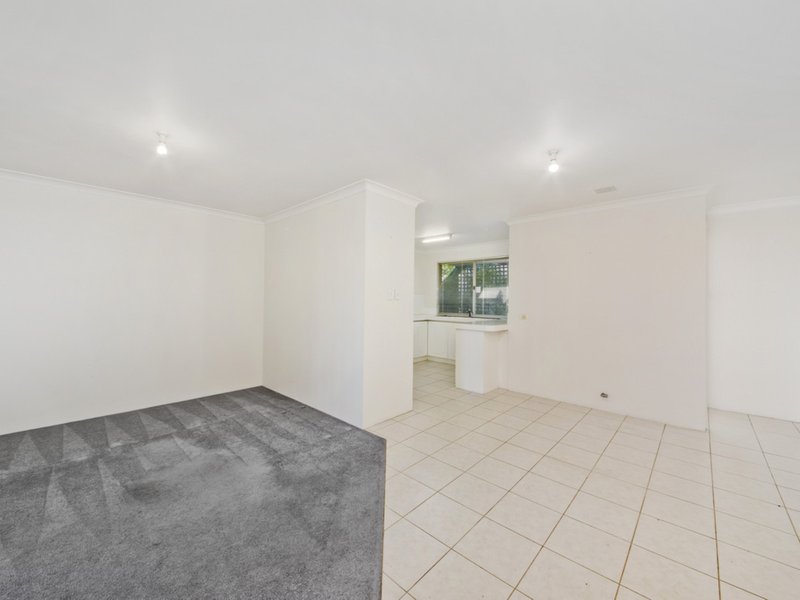 Photo - 4/132 Flinders Street, Yokine WA 6060 - Image 4