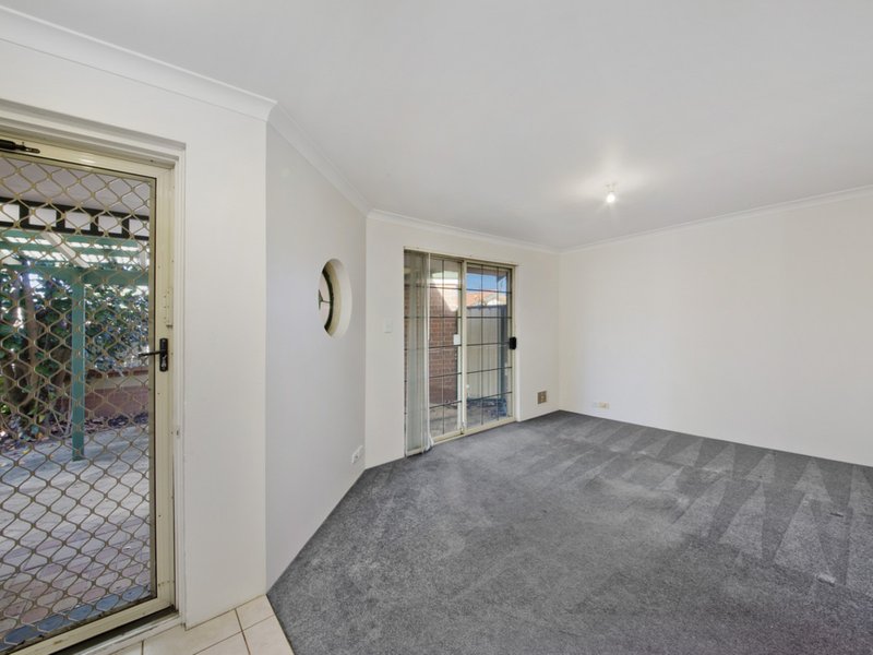 Photo - 4/132 Flinders Street, Yokine WA 6060 - Image 5