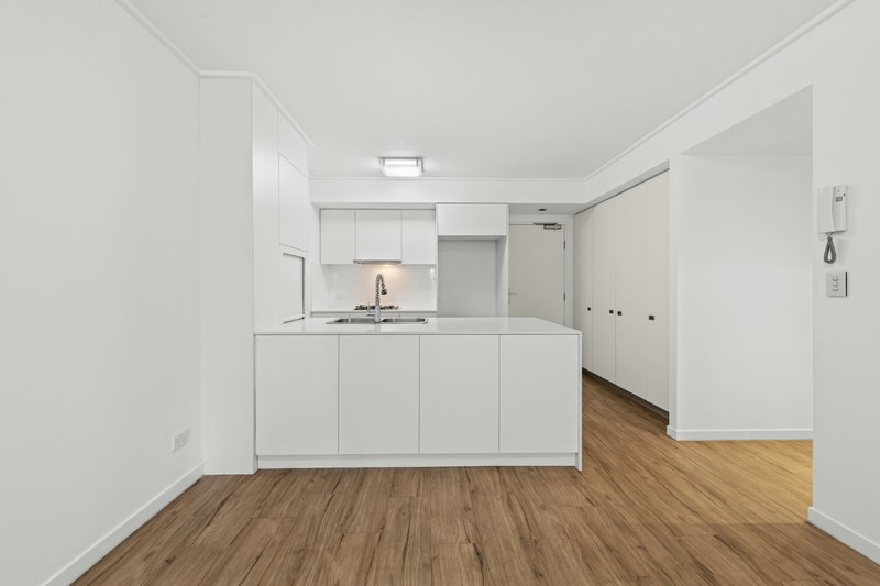 Photo - 413/23 Parkland Street, Nundah QLD 4012 - Image 4