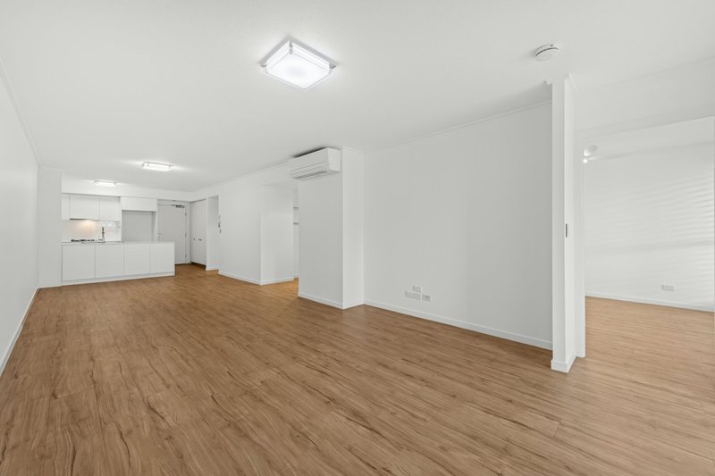 Photo - 413/23 Parkland Street, Nundah QLD 4012 - Image 5