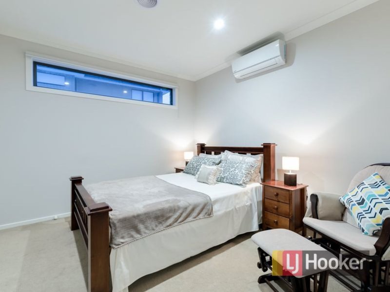 Photo - 4/134-136 Kennington Park Drive, Endeavour Hills VIC 3802 - Image 7