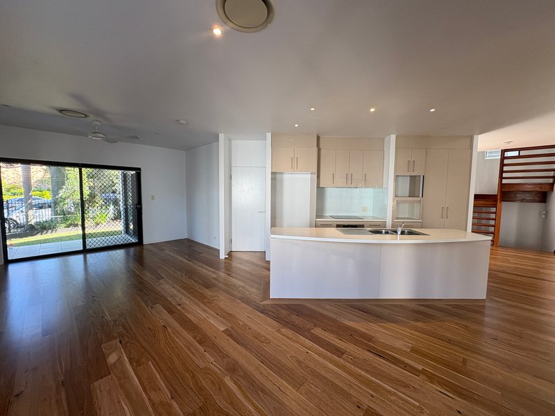 Photo - 4/134 Ridgeway Avenue, Southport QLD 4215 - Image 2