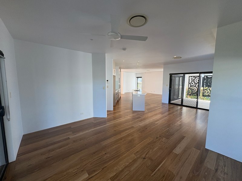 Photo - 4/134 Ridgeway Avenue, Southport QLD 4215 - Image 4