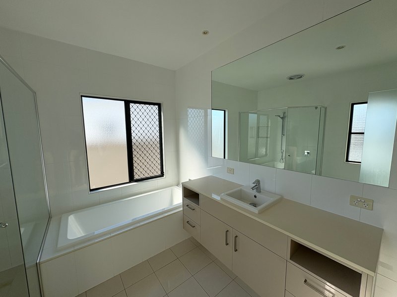 Photo - 4/134 Ridgeway Avenue, Southport QLD 4215 - Image 9