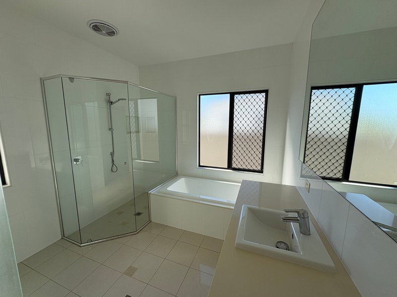 Photo - 4/134 Ridgeway Avenue, Southport QLD 4215 - Image 10