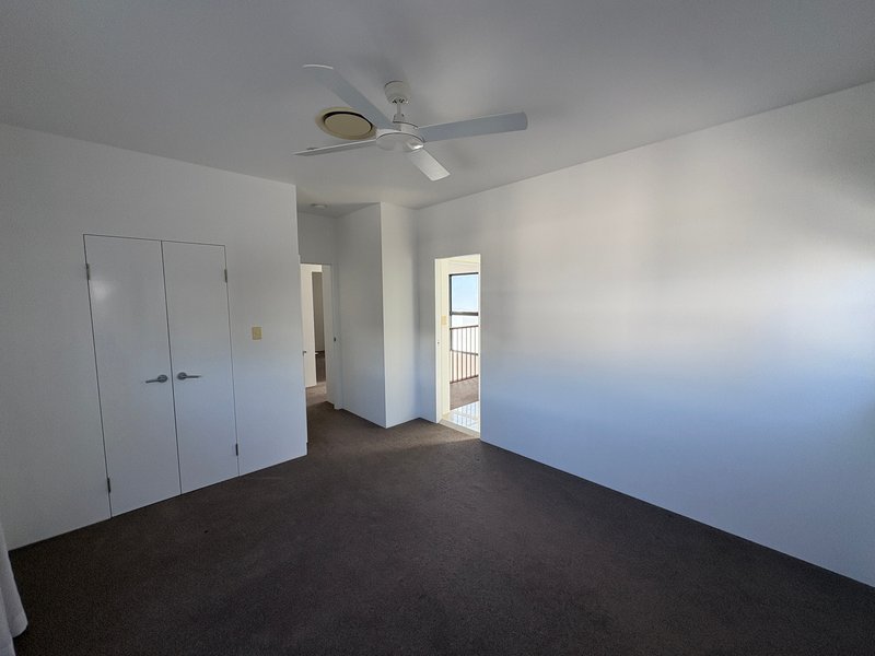 Photo - 4/134 Ridgeway Avenue, Southport QLD 4215 - Image 11