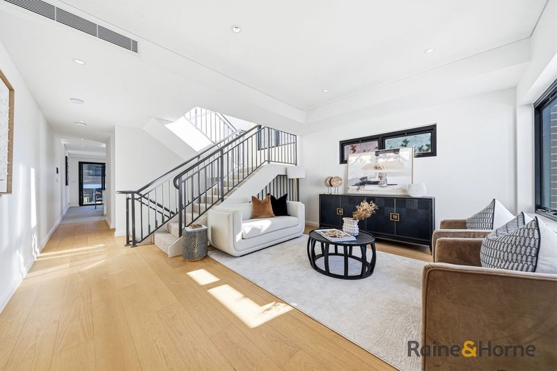 Photo - 4/135 Adderton Road, Carlingford NSW 2118 - Image 4