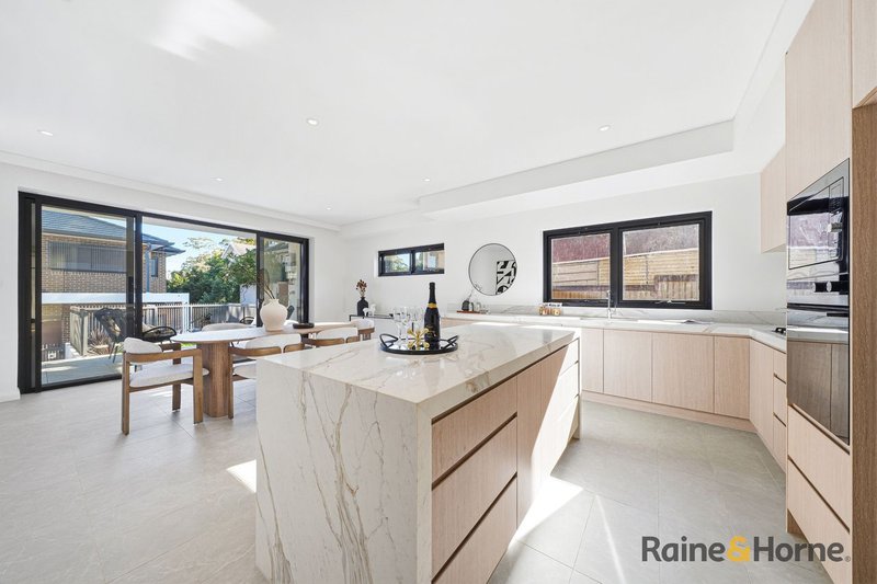 Photo - 4/135 Adderton Road, Carlingford NSW 2118 - Image 7