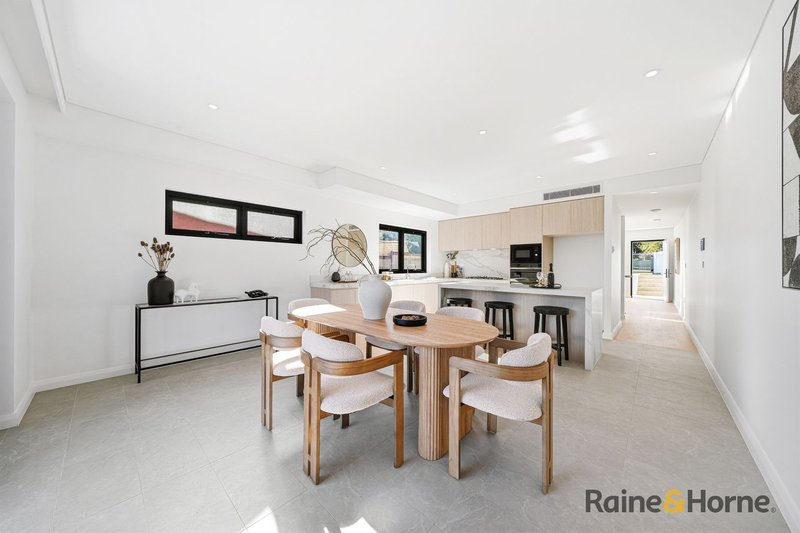 Photo - 4/135 Adderton Road, Carlingford NSW 2118 - Image 8