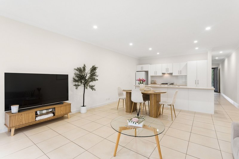 Photo - 4/135 Sanctuary Drive, Mawson Lakes SA 5095 - Image 4