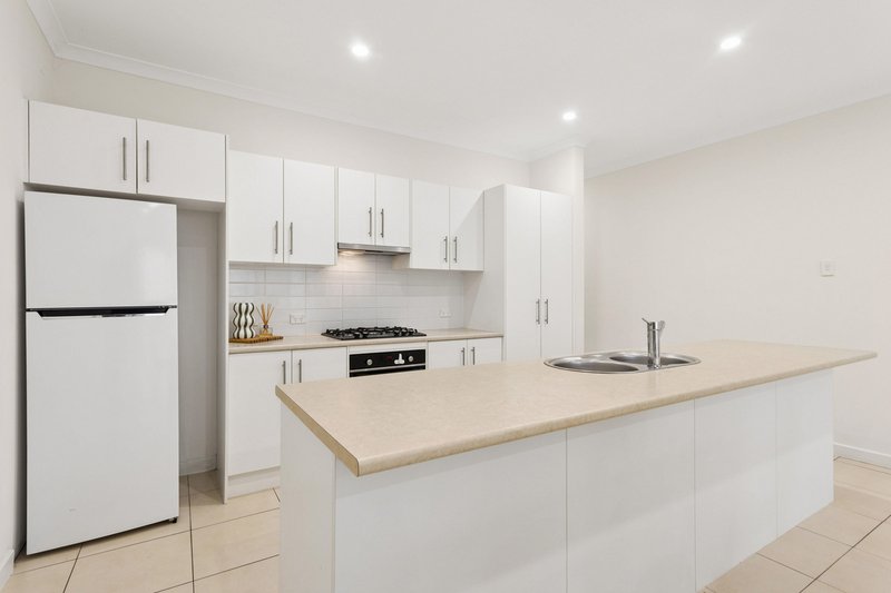 Photo - 4/135 Sanctuary Drive, Mawson Lakes SA 5095 - Image 6