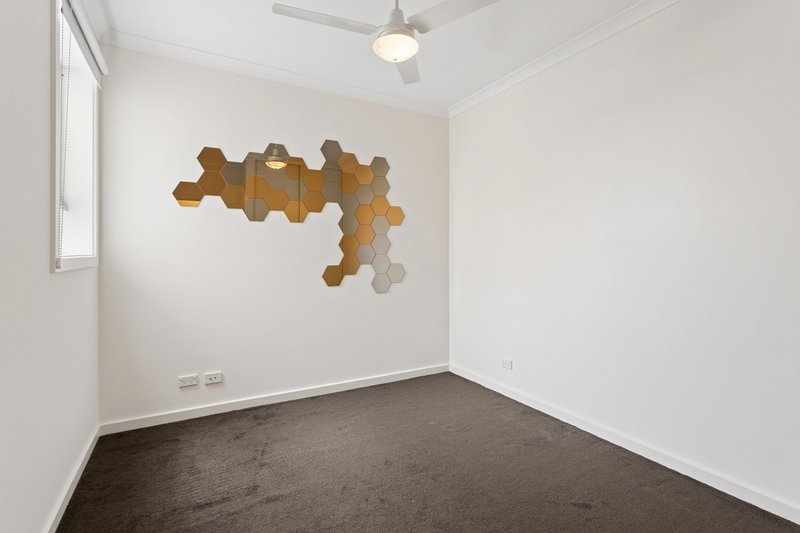 Photo - 4/135 Sanctuary Drive, Mawson Lakes SA 5095 - Image 12