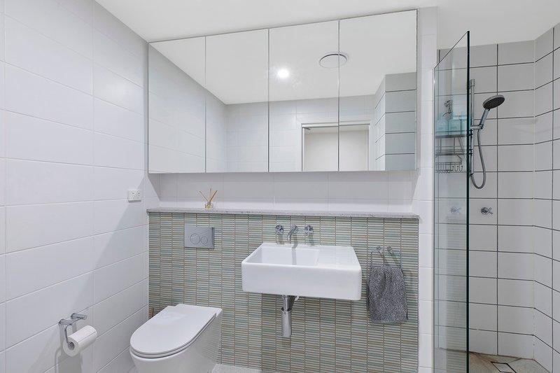 Photo - 413/6 Pine Tree Lane, Terrigal NSW 2260 - Image 7