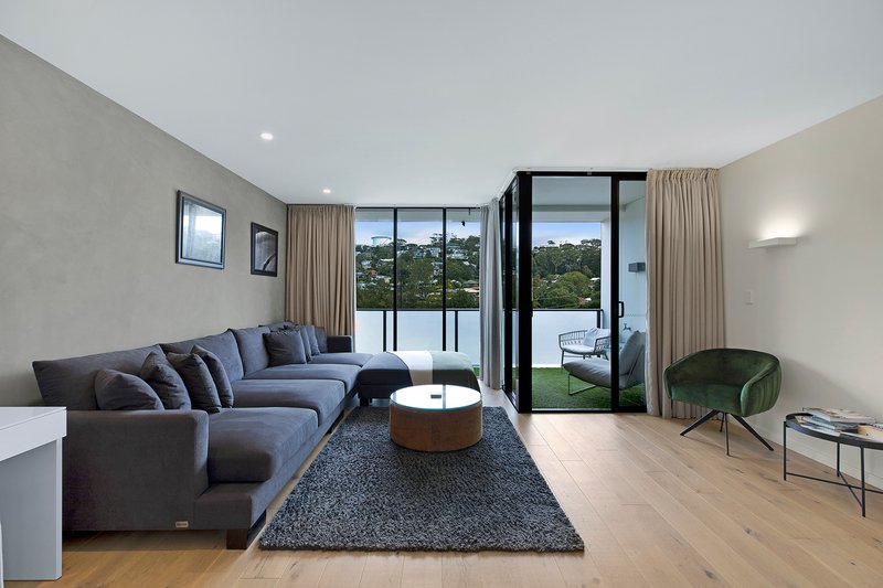 Photo - 413/6 Pine Tree Lane, Terrigal NSW 2260 - Image 8