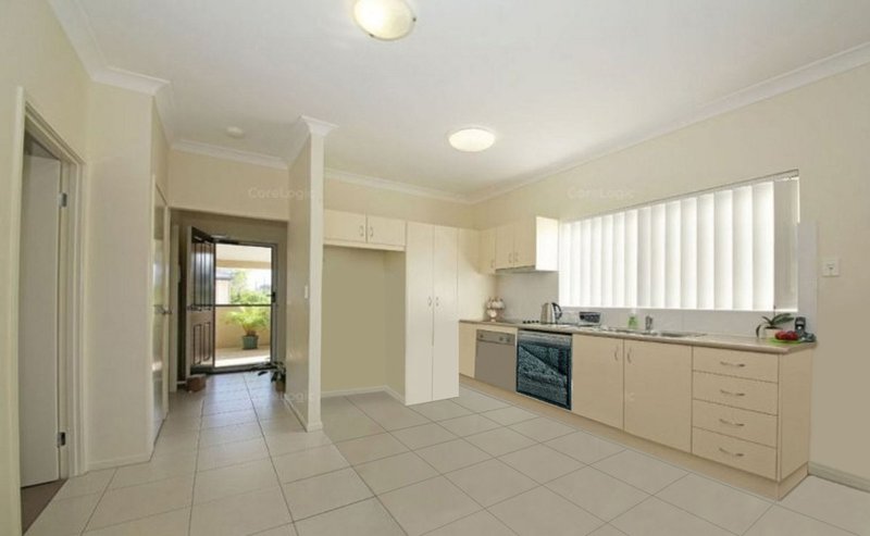 Photo - 4/137 Duffield Road, Kallangur QLD 4503 - Image 4