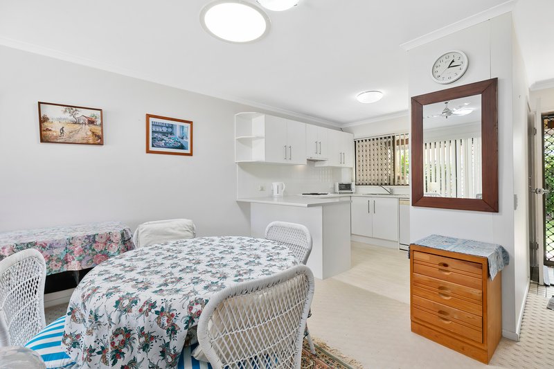 Photo - 4/139 Moorindil Street, Tewantin QLD 4565 - Image 5