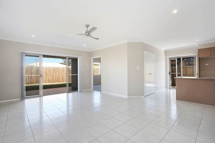 Photo - 4/14 Bromelton Street, Beaudesert QLD 4285 - Image 2