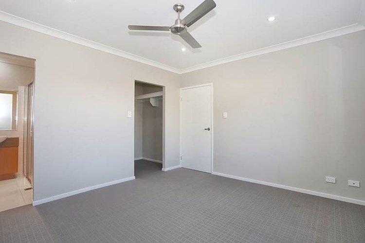 Photo - 4/14 Bromelton Street, Beaudesert QLD 4285 - Image 5