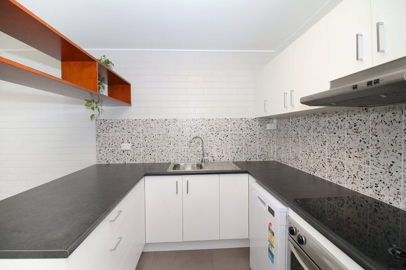 Photo - 4/14 Evans Street, Belgian Gardens QLD 4810 - Image 3