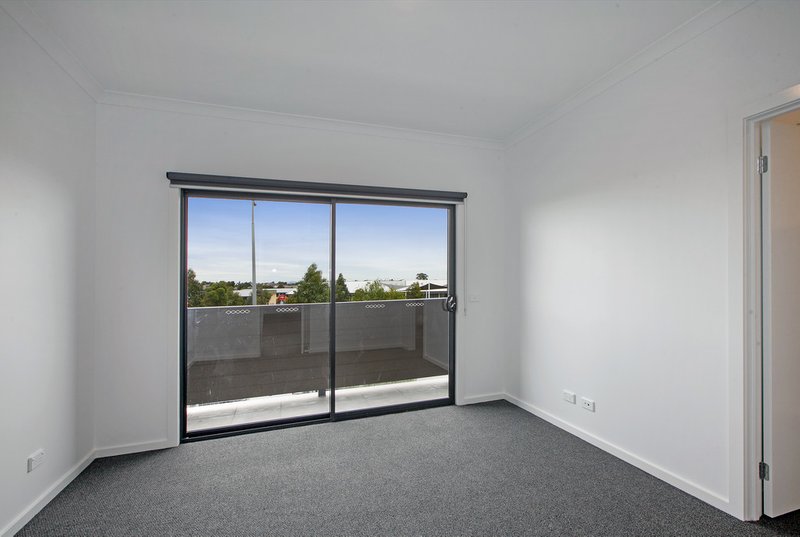 Photo - 414 Harvest Home Road, Epping VIC 3076 - Image 9