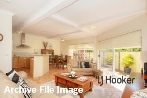 Photo - 4/14 Wilpark Crescent, Currumbin Waters QLD 4223 - Image 5