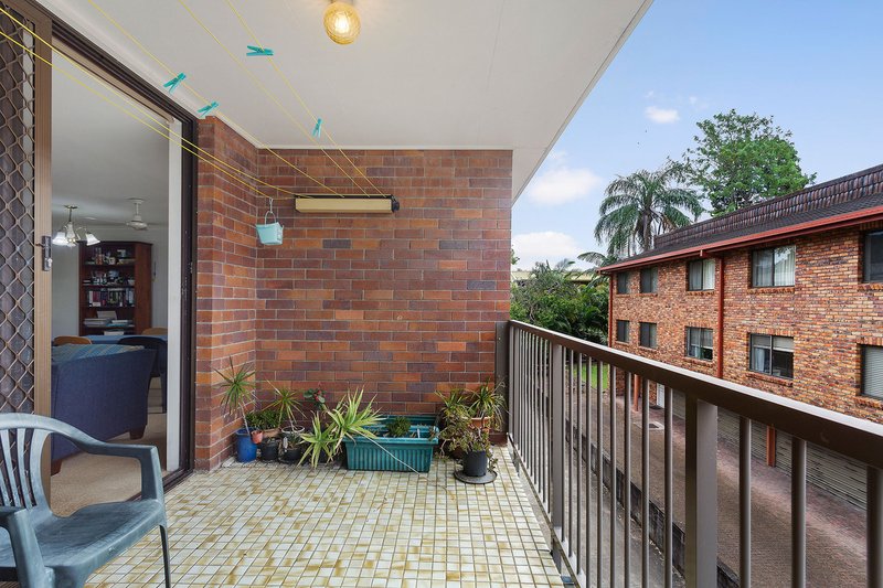 Photo - 4/141 Central Avenue, Indooroopilly QLD 4068 - Image 2