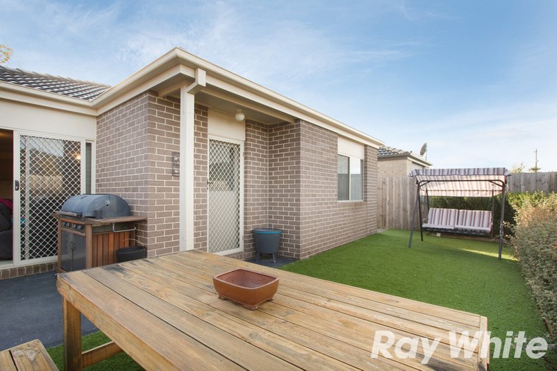 Photo - 4/143 Ahern Road, Pakenham VIC 3810 - Image 4