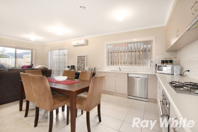 Photo - 4/143 Ahern Road, Pakenham VIC 3810 - Image 5