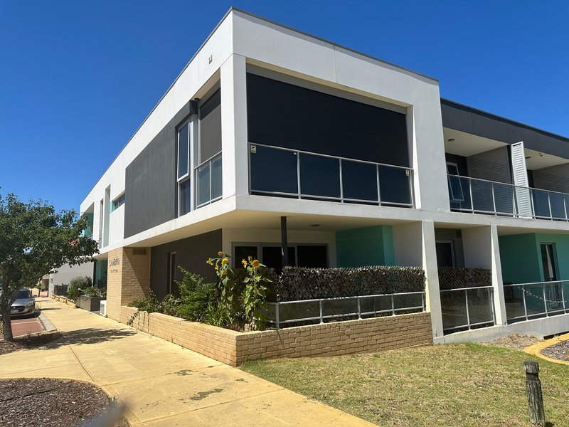 Photo - 4/144 Celebration Blvd , Clarkson WA 6030 - Image 1