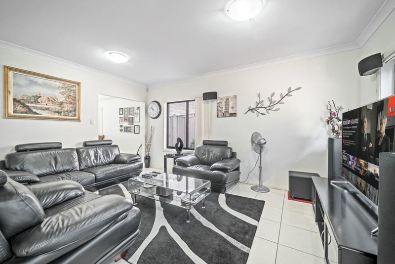 Photo - 4/146 Brisbane Street, Oxley Park NSW 2760 - Image 2