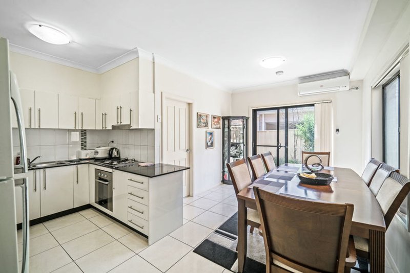 Photo - 4/146 Brisbane Street, Oxley Park NSW 2760 - Image 3