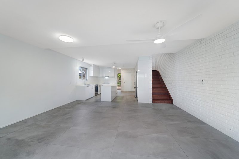 Photo - 4/147 Bundilla Boulevard, Mountain Creek QLD 4557 - Image 4