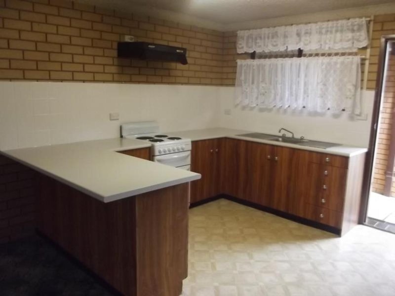 Photo - 4/147 Capper Street, Tumut NSW 2720 - Image 2