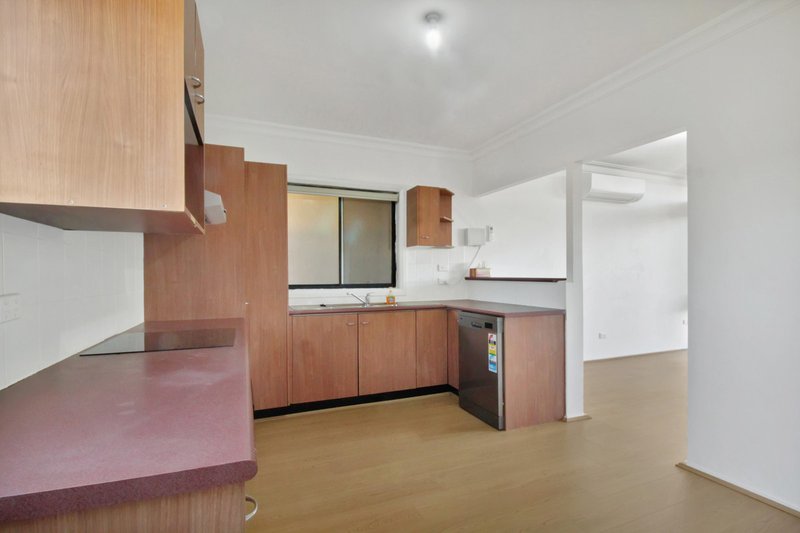 Photo - 4/149 Mount Keira Road, Mount Keira NSW 2500 - Image 2