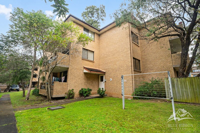 Photo - 4/14A Central Avenue, Westmead NSW 2145 - Image 1