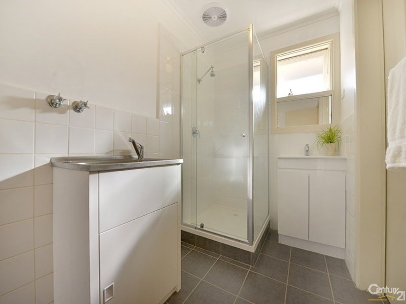 Photo - 4/15-17 Browns Road, Clayton VIC 3168 - Image 6