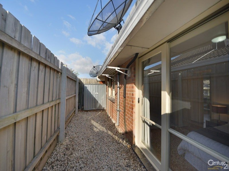 Photo - 4/15-17 Browns Road, Clayton VIC 3168 - Image 7