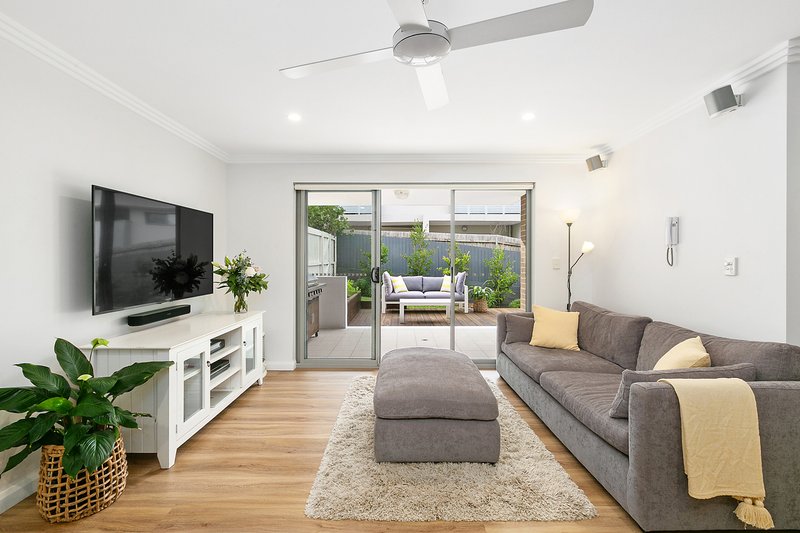 Photo - 4/15-19 Shackel Avenue, Brookvale NSW 2100 - Image 2