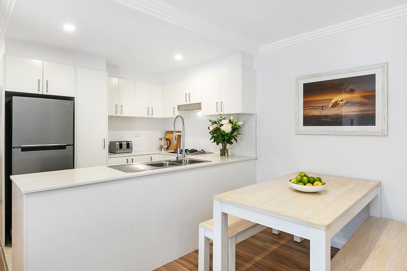 Photo - 4/15-19 Shackel Avenue, Brookvale NSW 2100 - Image 3