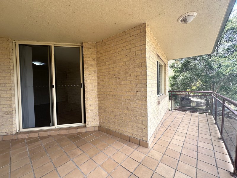 Photo - 4/15-23 Mowle Street, Westmead NSW 2145 - Image 12