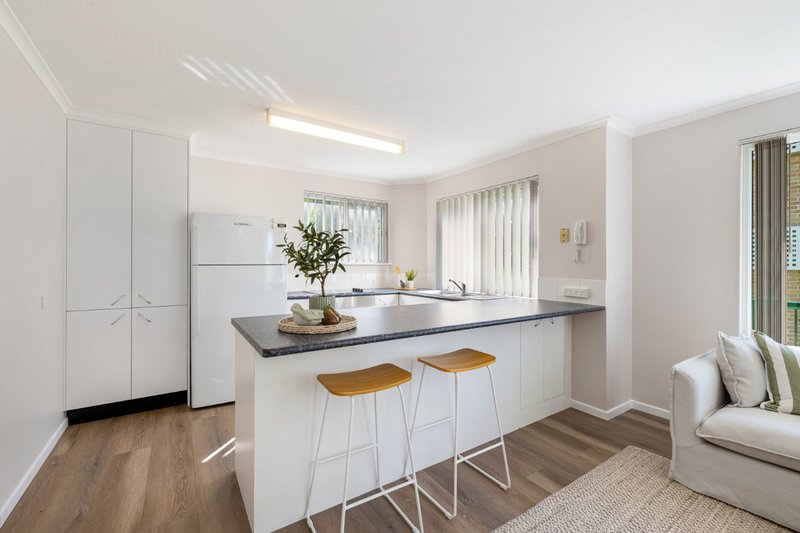 Photo - 4/15 Arthur Street, Kings Beach QLD 4551 - Image 4
