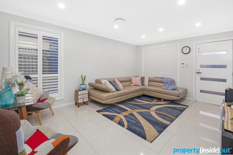 Photo - 4/15 Carter Street, Seven Hills NSW 2147 - Image 3