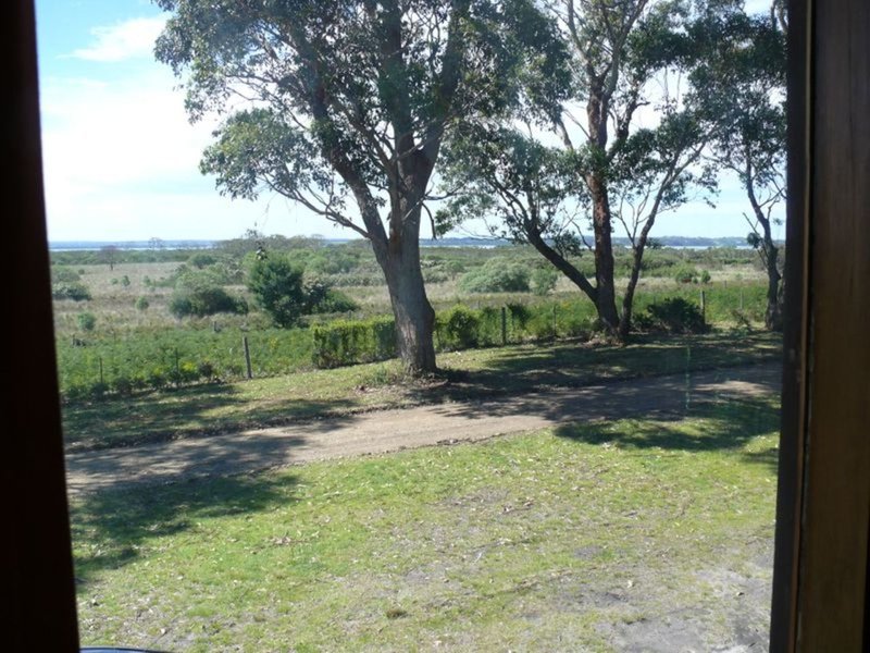 Photo - 415 Centre Road, Raymond Island VIC 3880 - Image 18