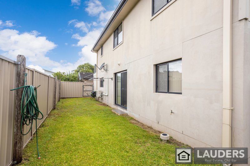 Photo - 4/15 Connell Street, Old Bar NSW 2430 - Image 17