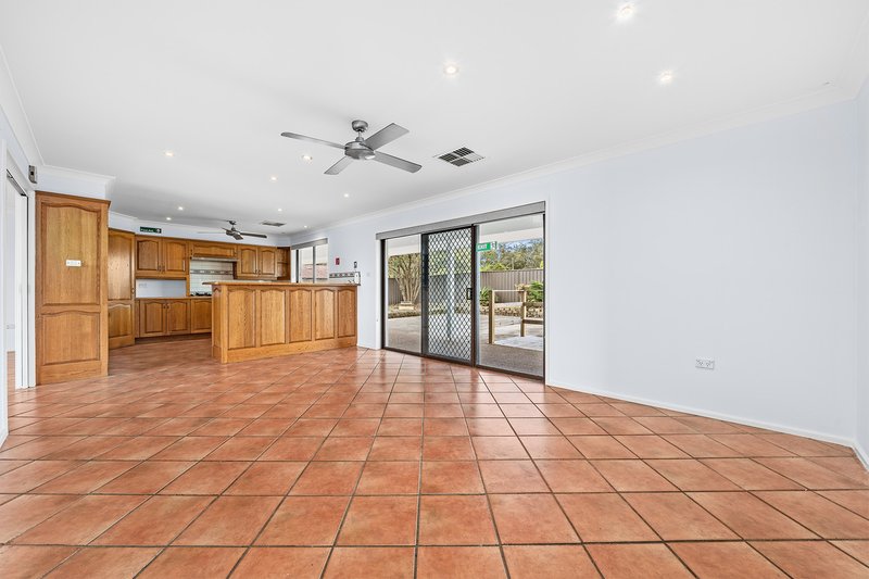 Photo - 415 Fourth Avenue, Austral NSW 2179 - Image 2